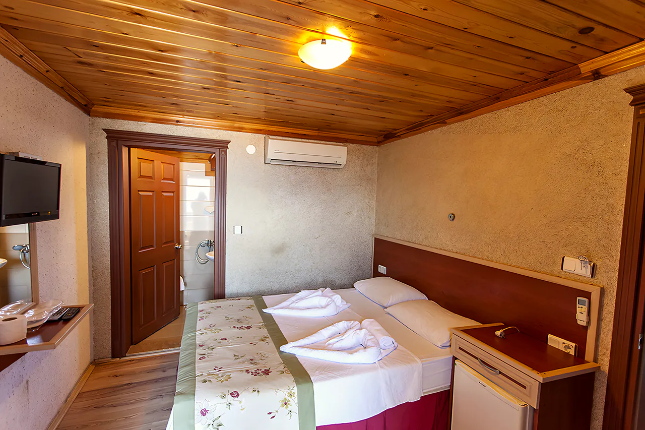 Ahşap tavanlı double oda